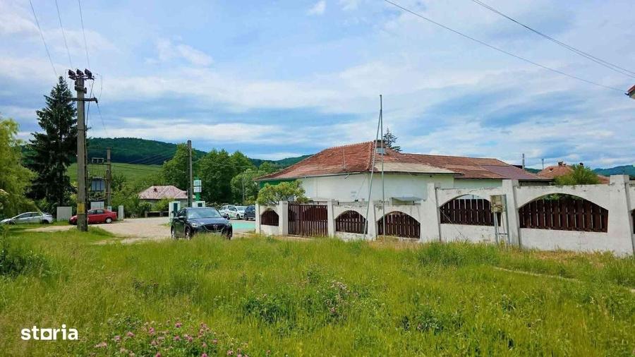 Casă cu 4 camere în Bunești