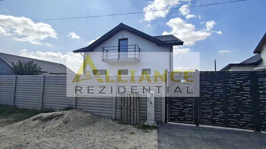 Casă individuală cu 4 camere cu Canalizare în Berceni