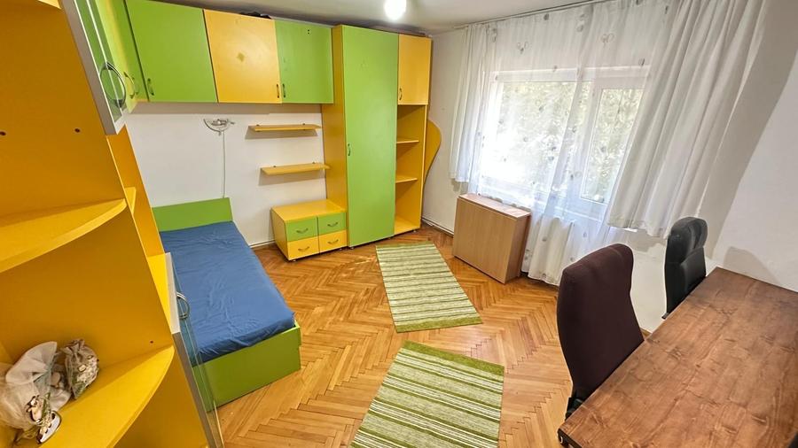 Apartament cu 2 camere decomandat în Bucovina
