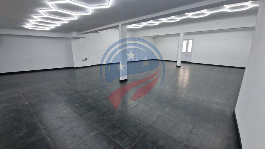 Spațiu comercial, de 140 mp, în Central