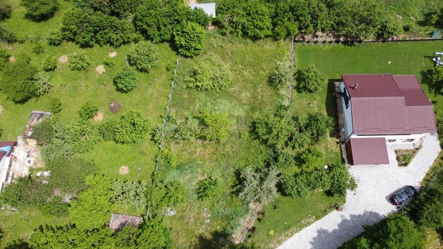 Teren Construcții intravilan de 800 mp, în Vâlcele
