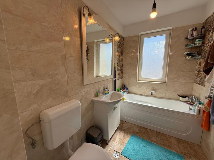 Apartament cu 2 camere decomandat în Berceni