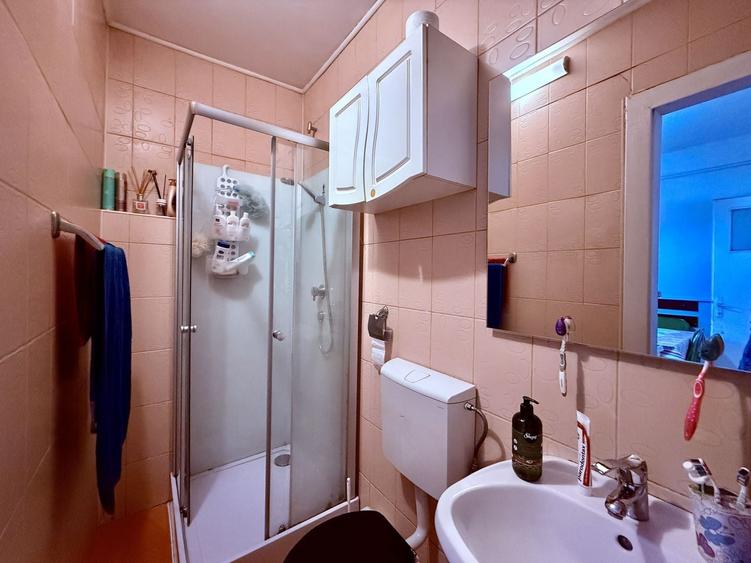 Casă individuală cu 4 camere cu Canalizare în Bartolomeu