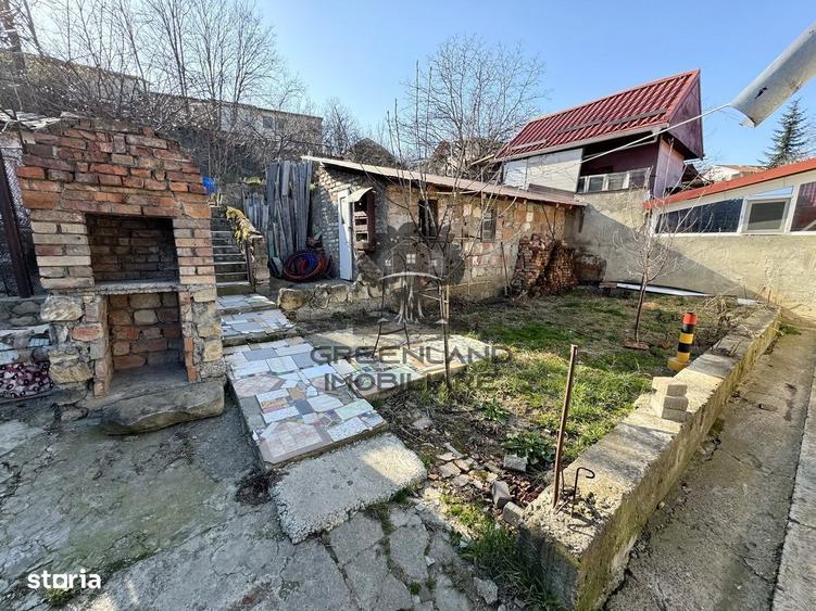 Casă cu 3 camere decomandat în Central