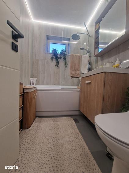 Apartament cu 3 camere decomandat în CET