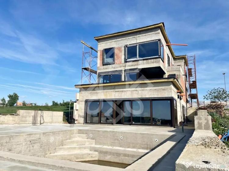 Casă cu 7 camere cu Teren 1146 Mp în Dealuri Oradea