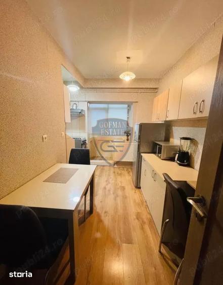 Apartament cu 3 camere decomandat, mobilat în Delfinariu