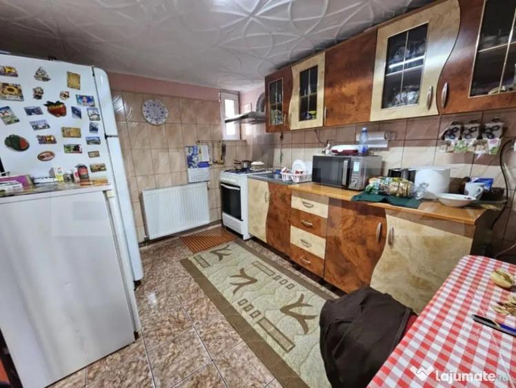 Casă cu 5 camere cu Teren 295 Mp în Strejnicu