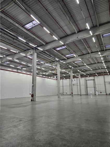Spațiu industrial, de 3,200 mp, în Est