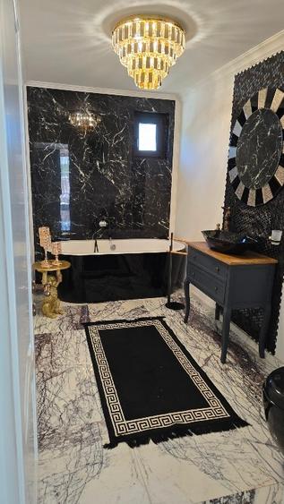 Casă cu 5 camere cu Teren 2530 Mp în Periferie