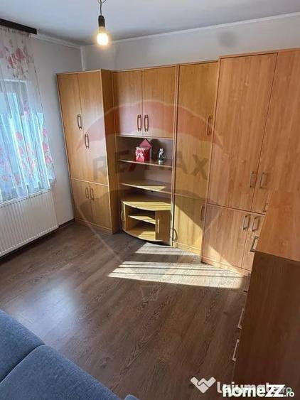 Apartament cu 4 camere decomandat în Central