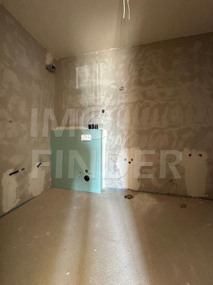 Apartament cu 3 camere semidecomandat în Andrei Mureșanu