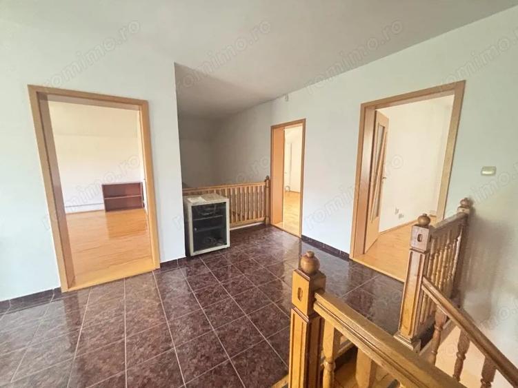 Casă cu 5 camere cu Teren 600 Mp în Aradului