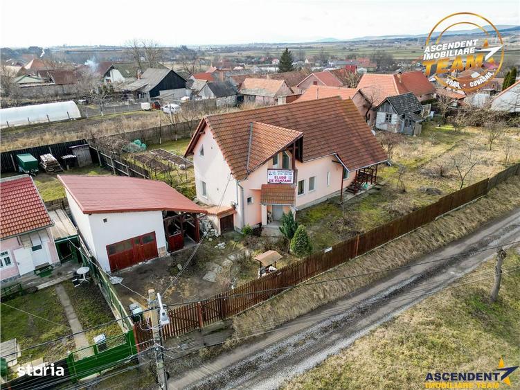 Pretabila si pentru 2familii:Vila duplex, Chilieni, Sfantu Gheorghe,6 - 4