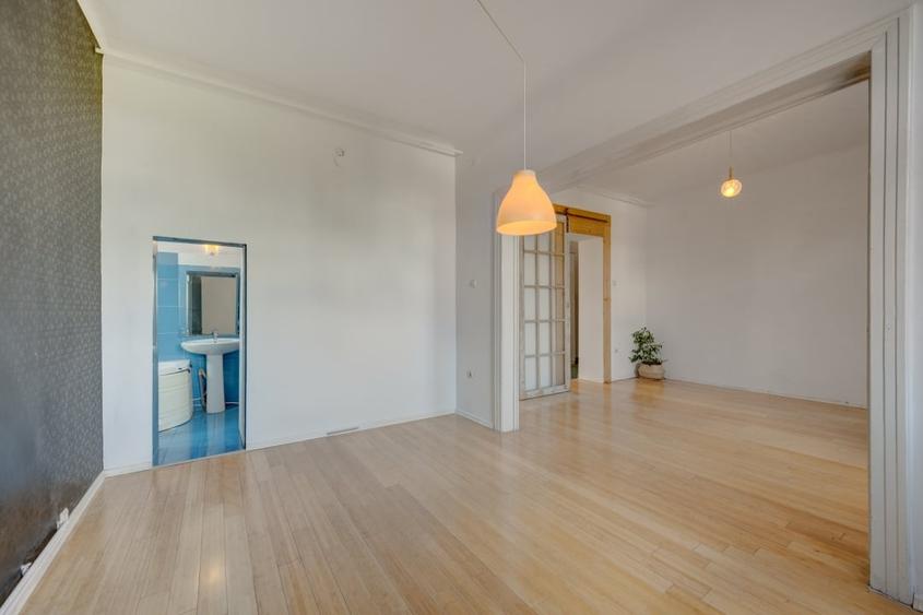 Apartament cu 3 camere semidecomandat în Eminescu