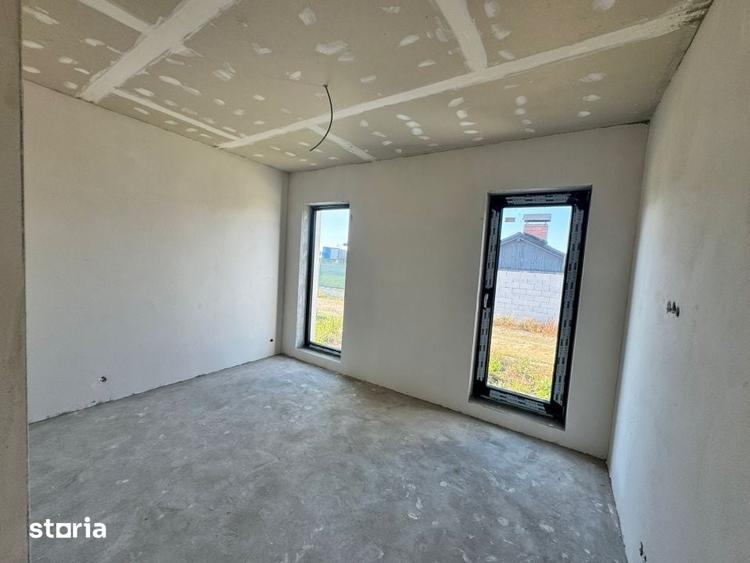 Casă cu 4 camere cu Teren 475 Mp în Central