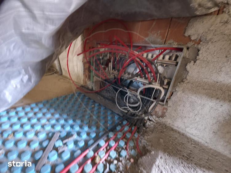 Casă cu 6 camere cu Teren 1680 Mp în Alexandru cel Bun