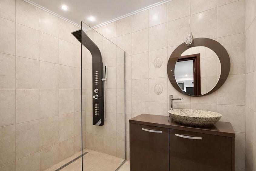 Apartament cu 3 camere decomandat, mobilat în Tomis Plus