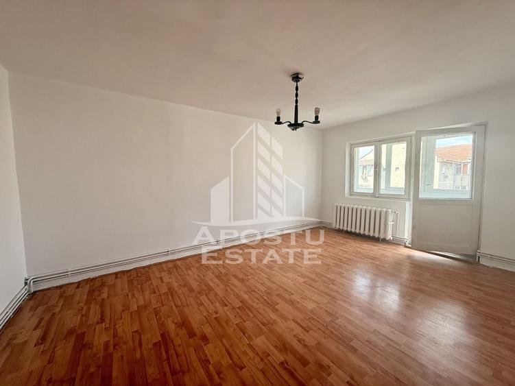 Apartament cu 3 camere decomandat în Dorobanților
