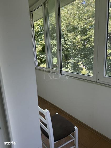 Apartament cu 4 camere semidecomandat în Drumul Taberei