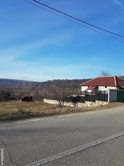 Teren de 5000 mp, în Izvoru Bârzii