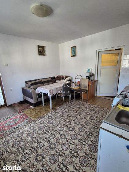 Casă cu 2 camere cu Teren 1580 Mp în Florești