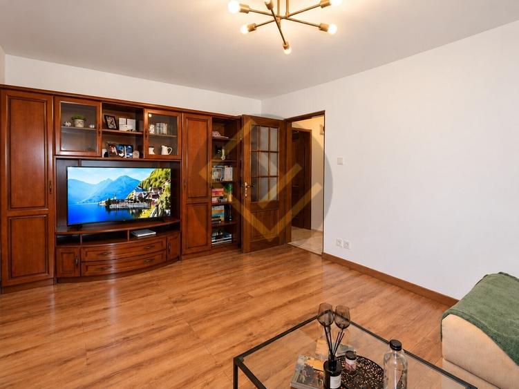 Apartament cu 3 camere decomandat, mobilat în Rahova