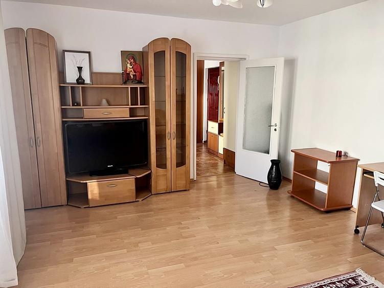 Apartament cu 2 camere decomandat, mobilat în Tei