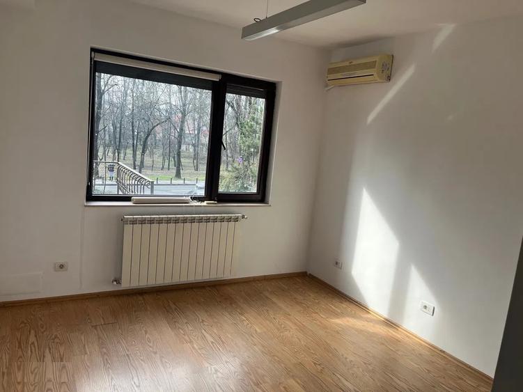 Casă individuală cu 7 camere cu Teren 150 Mp în Floreasca