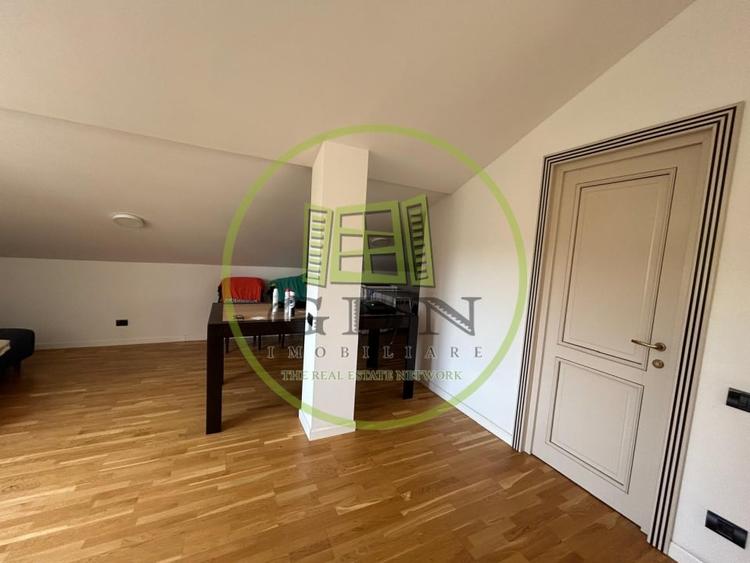 Casă individuală cu 5 camere cu Canalizare în Central