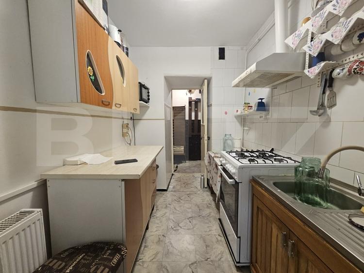 Apartament cu 3 camere semidecomandat în Alexandru cel Bun