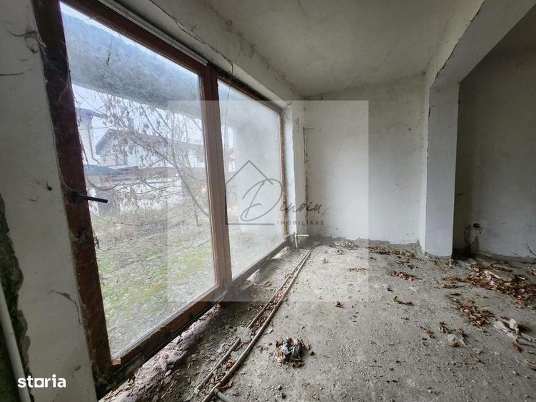 Casă cu 4 camere în Pipera