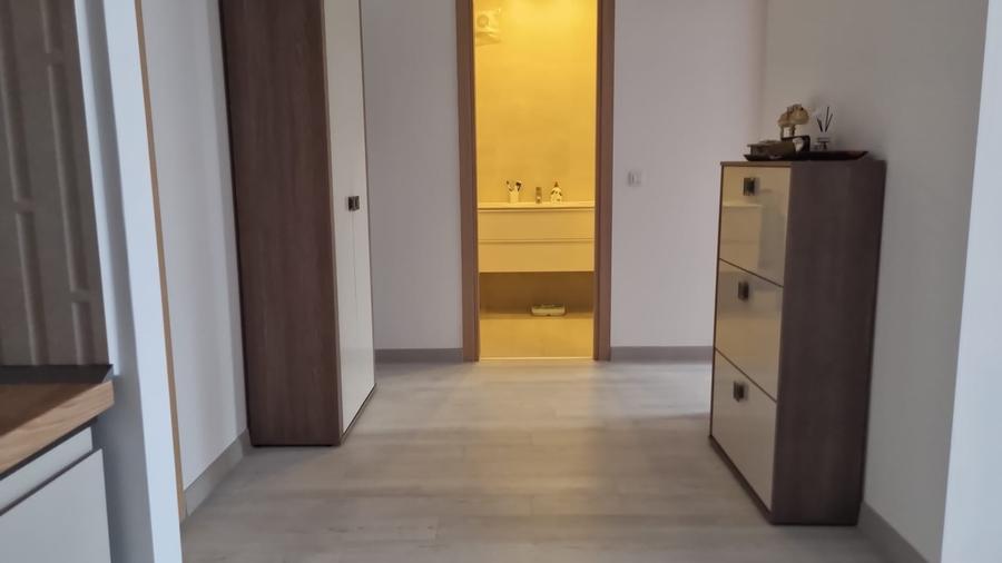 Apartament cu 2 camere semidecomandat, mobilat în Dristor