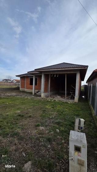 Casă cu 4 camere cu Teren 400 Mp în Central