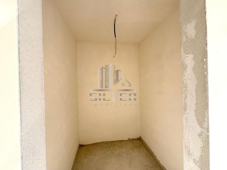 Duplex cu 5 camere cu Canalizare în Câmpului