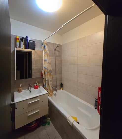 Apartament cu 2 camere decomandat, mobilat în Valea Ialomiței