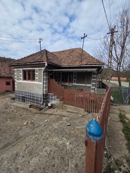Casă cu 2 camere în Bobâlna