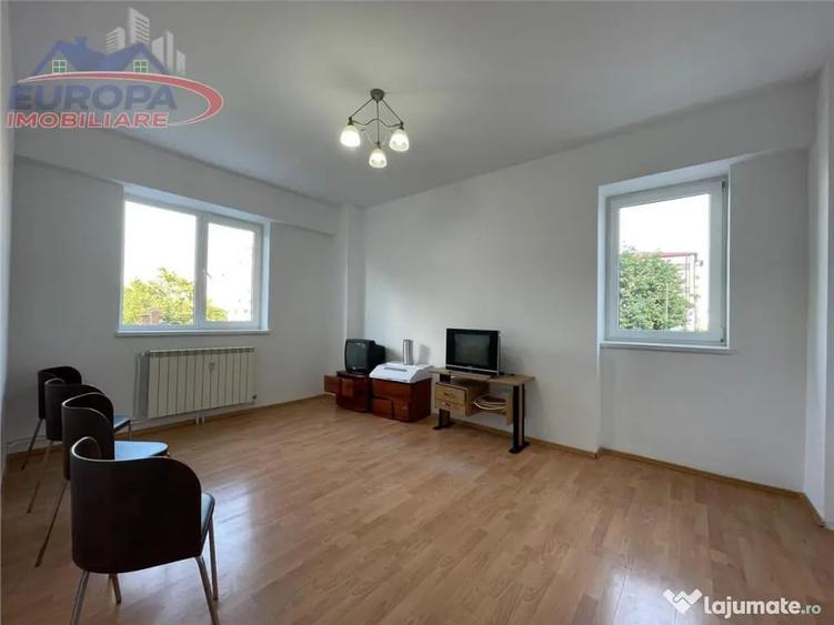 Apartament cu 2 camere decomandat în Babadag