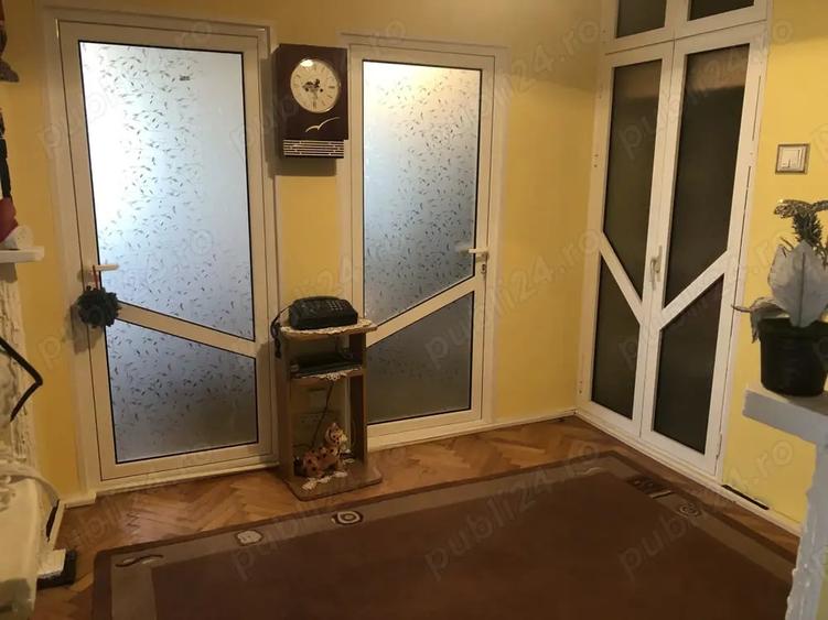 Apartament cu 4 camere decomandat în Sebastian