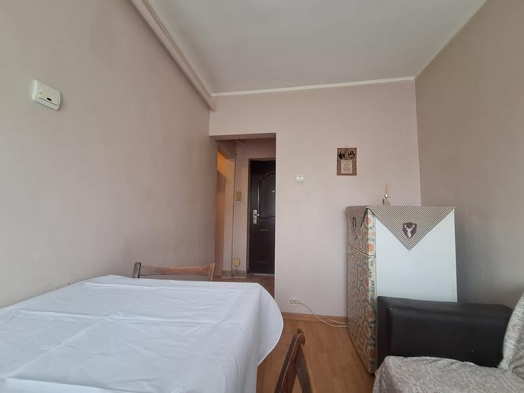 Apartament cu 2 camere semidecomandat, mobilat în Cetății