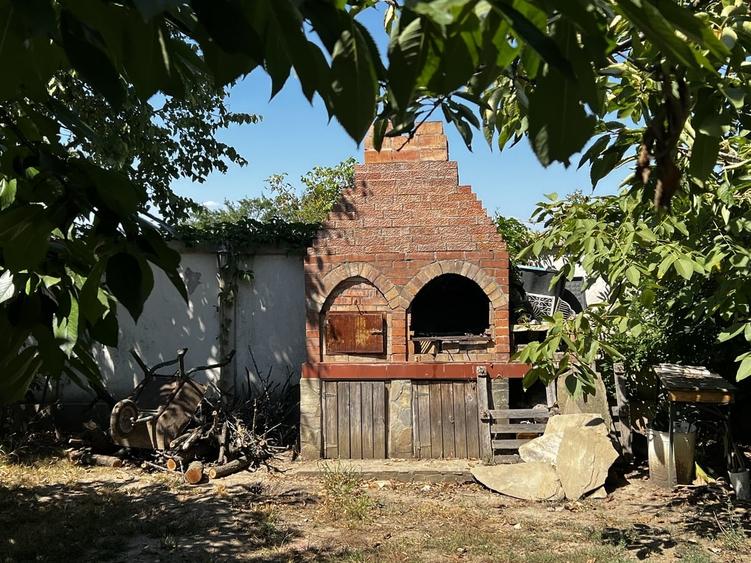 Casă cu 6 camere cu Teren 700 Mp în Corbeanca