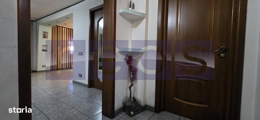 Apartament cu 4 camere decomandat în Vitan