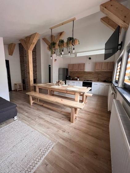 Casa, cabana de inchiriat Revelion, 3 nopti, 10-12 persoane, 20 km partia schi Toplita, ciubar inclus