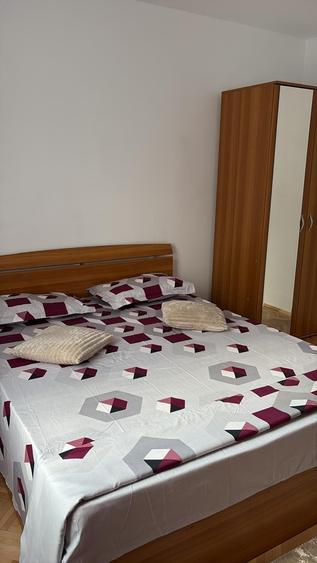 Apartament cu 3 camere semidecomandat în Rupturile