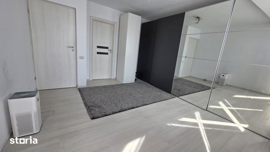 Casă cu 5 camere cu Teren 250 Mp în Central