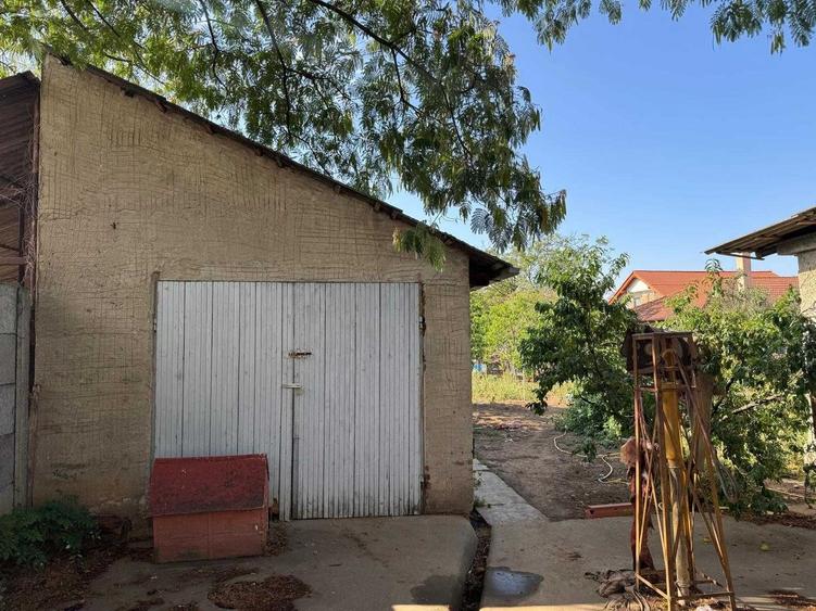 Casă cu 3 camere decomandat în Central