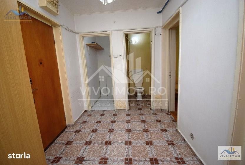 Apartament cu 3 camere semidecomandat în Titan