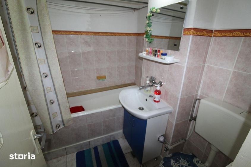 Vand apartament 4 camere in Hunedoara, zona OM-Str.Ma?i?orului, et. 2 - 17