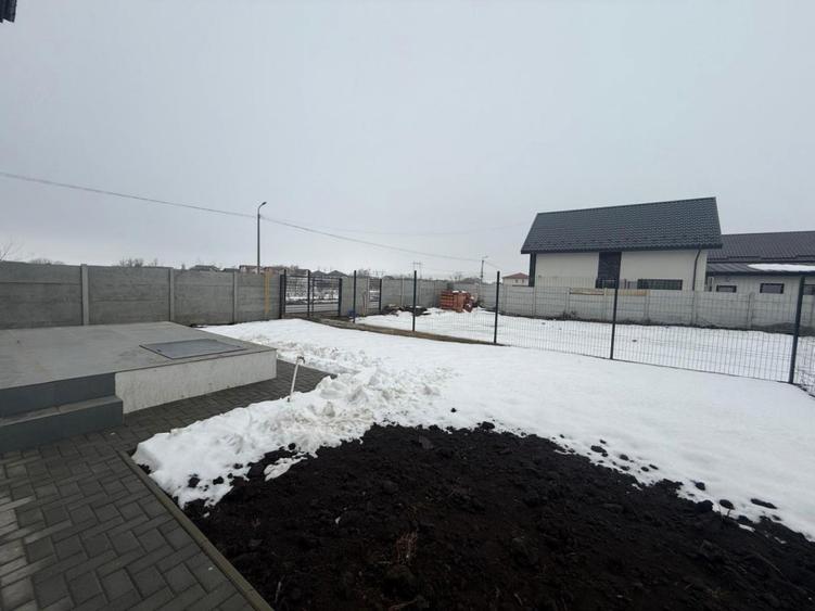 Casă cu 3 camere cu Teren 308 Mp în Sud