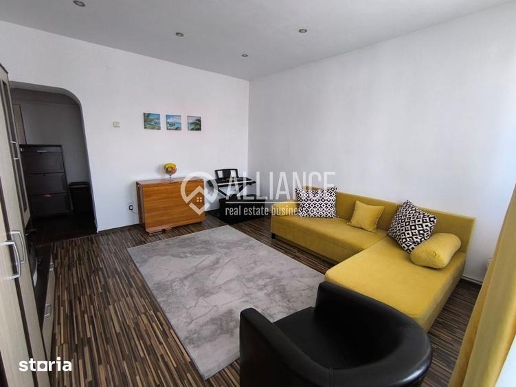 Apartament cu 3 camere, mobilat în Palas